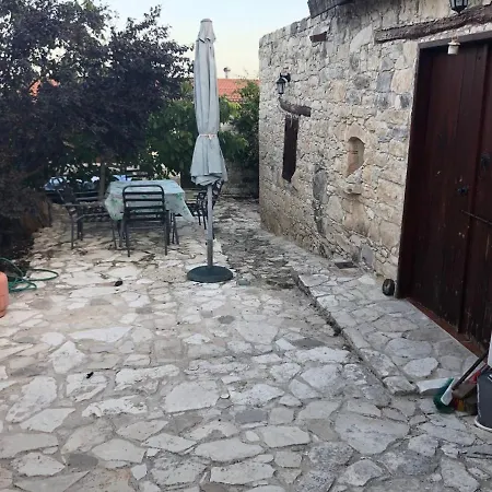 Σαλέ Salamiou Stone House 1 *